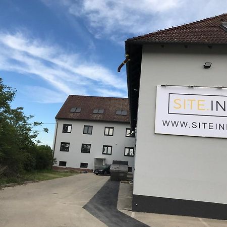 Site.Inn Wien Хімберг Екстер'єр фото